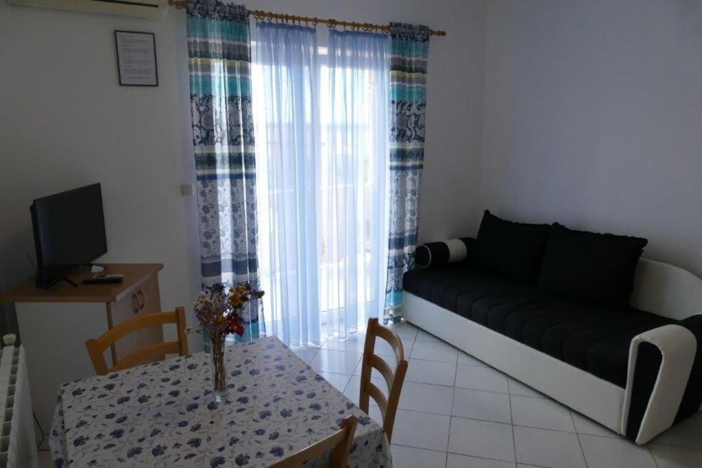 Apartments Jasmin Barbat na Rabu Εξωτερικό φωτογραφία