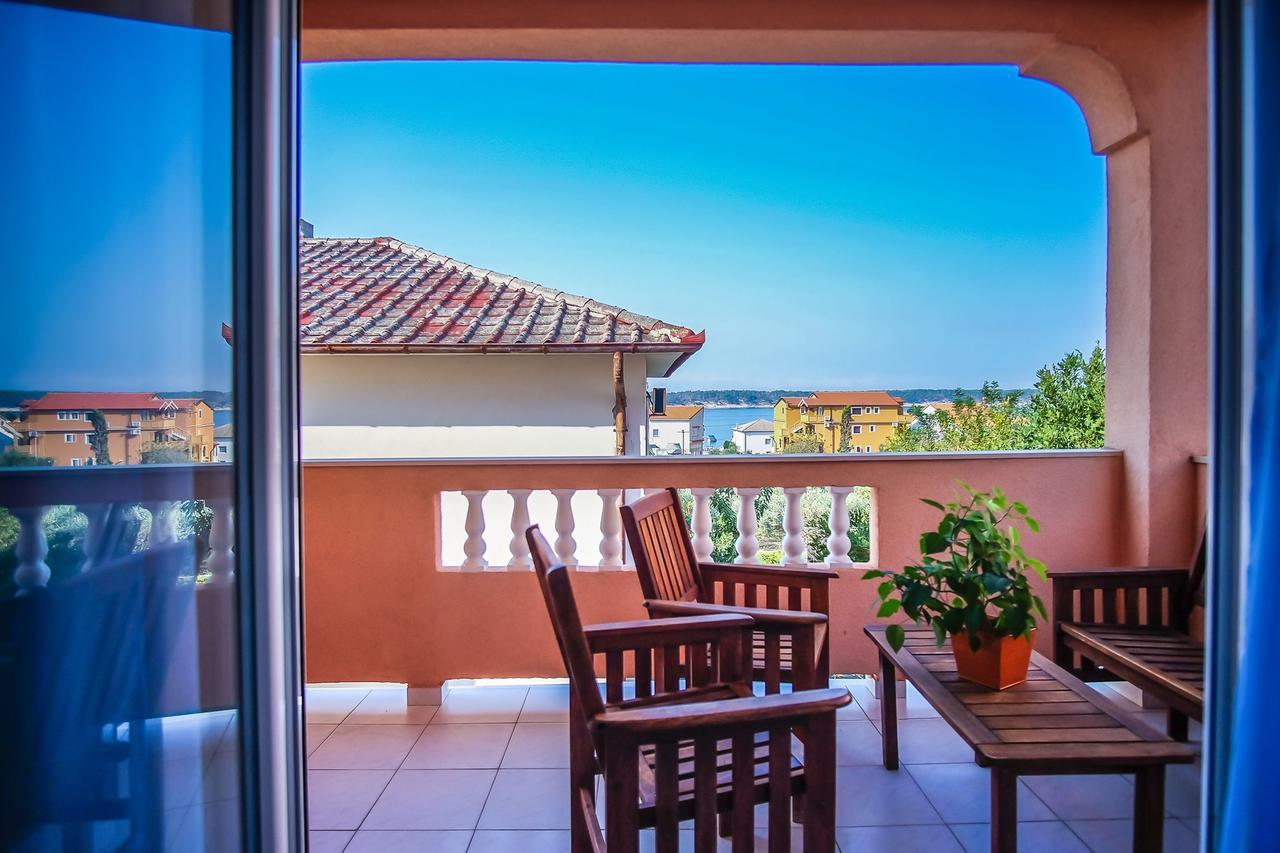 Apartments Jasmin Barbat na Rabu Εξωτερικό φωτογραφία