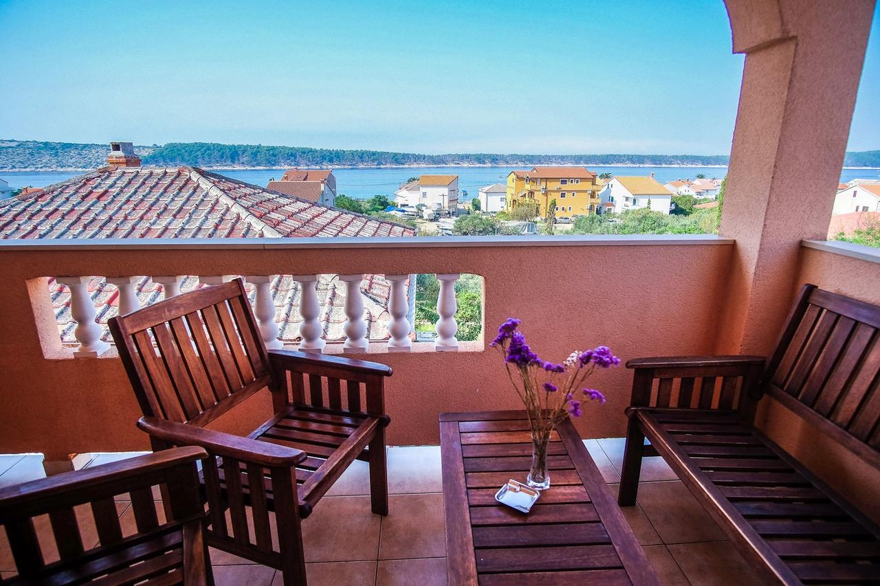 Apartments Jasmin Barbat na Rabu Εξωτερικό φωτογραφία