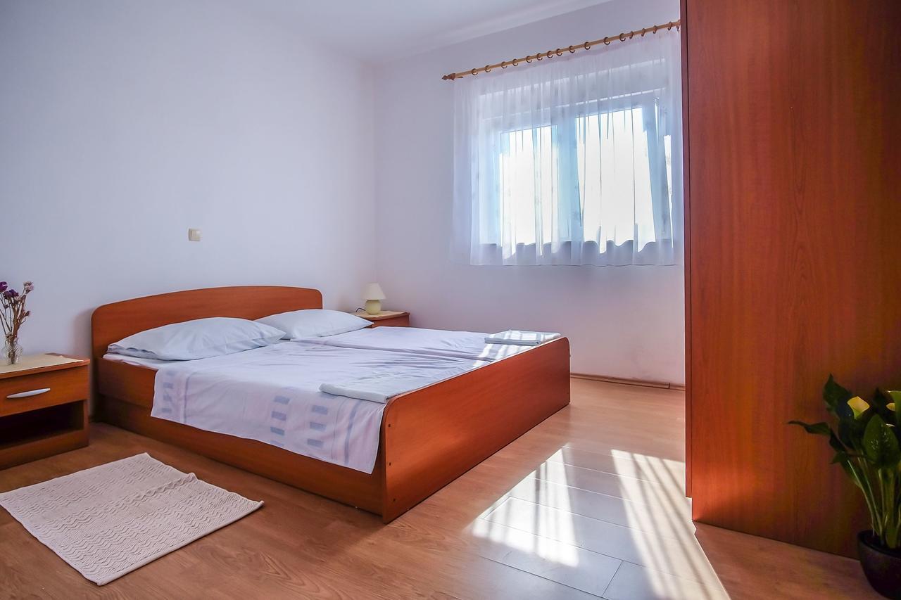 Apartments Jasmin Barbat na Rabu Εξωτερικό φωτογραφία