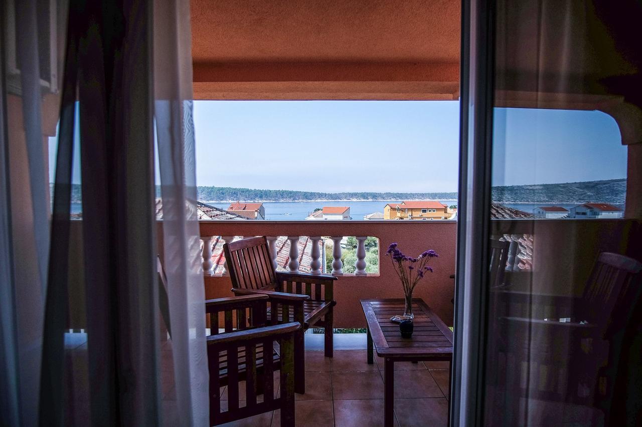 Apartments Jasmin Barbat na Rabu Εξωτερικό φωτογραφία
