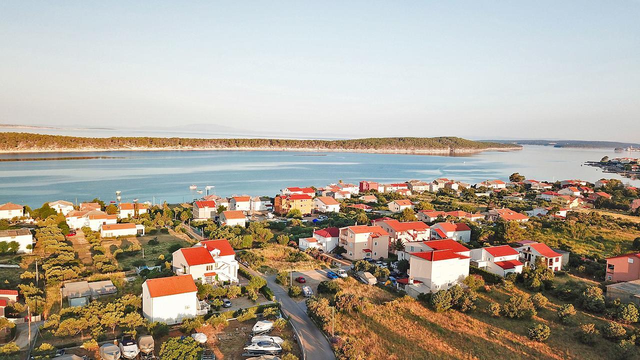 Apartments Jasmin Barbat na Rabu Εξωτερικό φωτογραφία